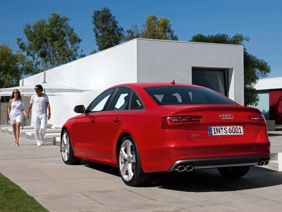  Audi S6 Sedan (4G, C7) 2012 года  (WW) (фото 28 из 30)